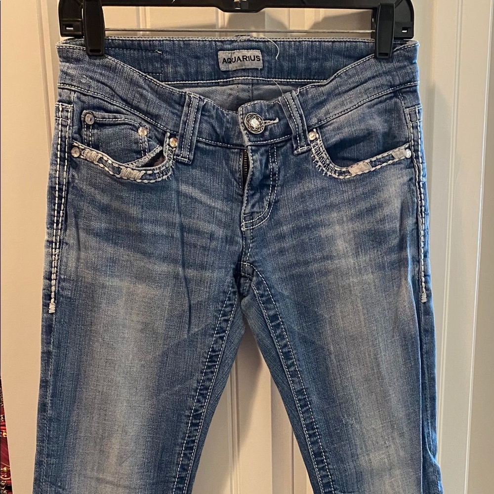 Day trip Aquarius jeans low rise size 27R